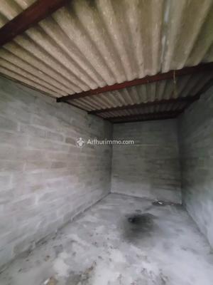 Parking / Garage - 18 m²