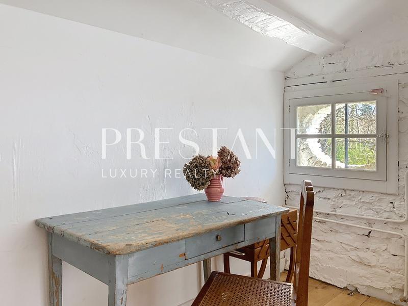 Maison - 415 m² - 10 pièces