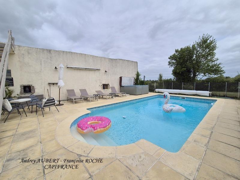 Maison en pierre - 280 m² - 11 pièces