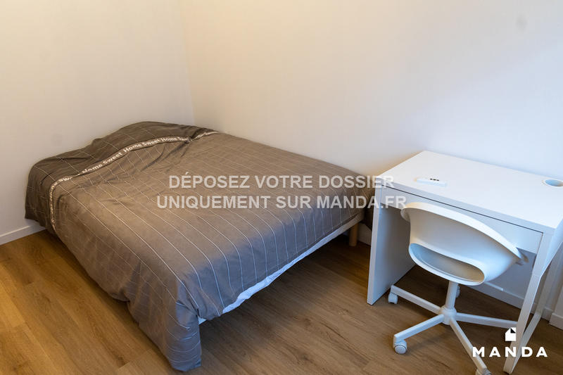 Chambre - 10 m² - 6 pièces