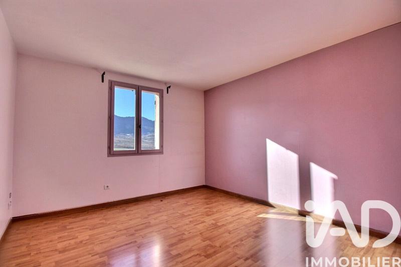 Maison - 237 m² - 8 pièces