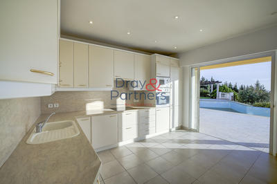 Villa - 305 m² - 7 pièces