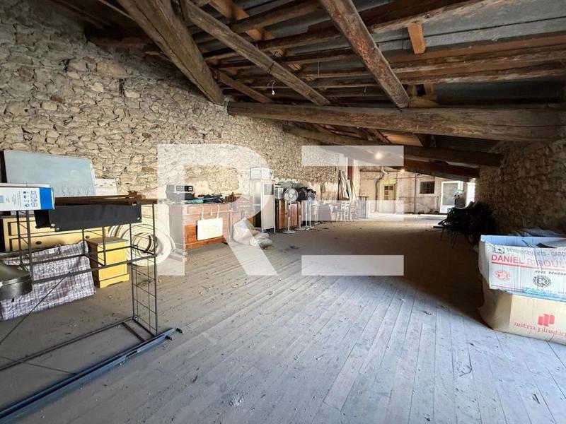 Remise - 140 m² - 4 pièces