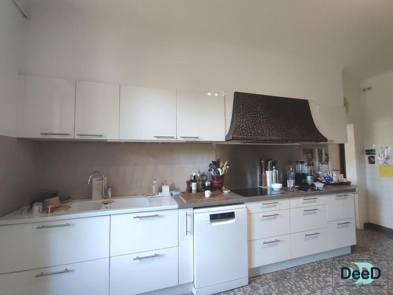 Maison - 366 m² - 9 pièces