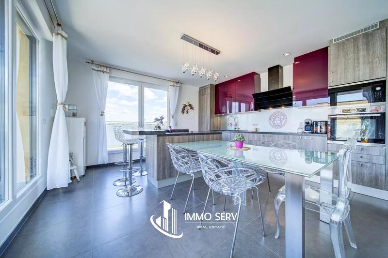 Appartement - 81 m² - 5 pièces