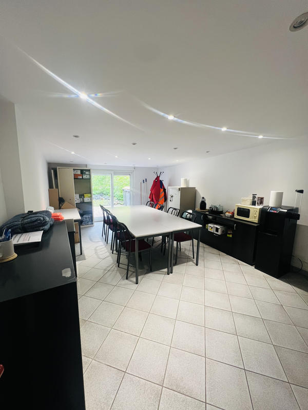 Local commercial - 143 m²