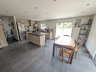 Maison - 90 m² - 3 pièces