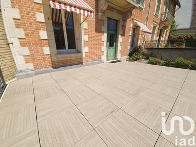 Maison de ville - 238 m² - 9 pièces