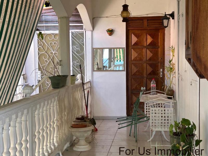 Maison - 215 m² - 7 pièces