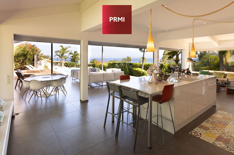 Maison - 235 m² - 8 pièces