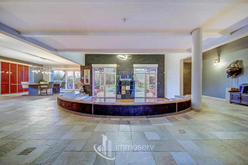 Maison - 240 m² - 7 pièces