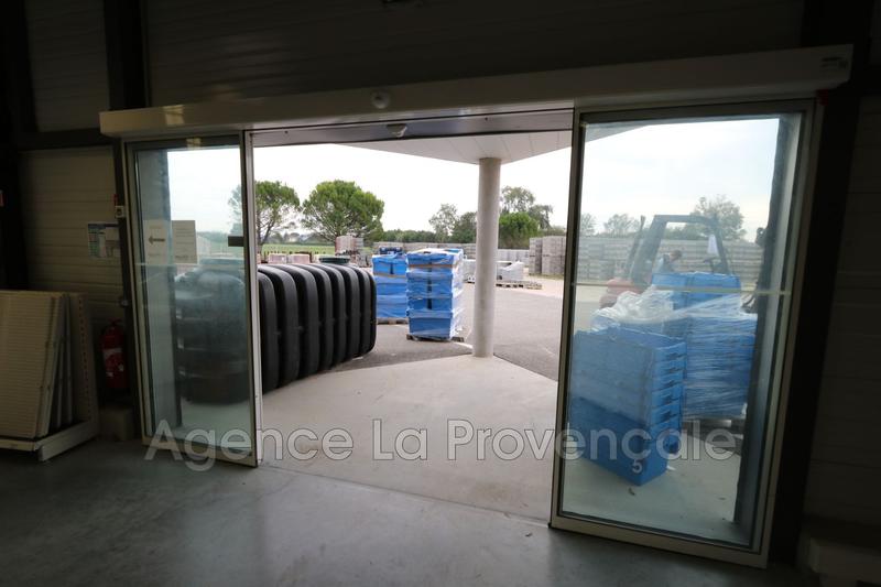 Local commercial - 1 200 m²