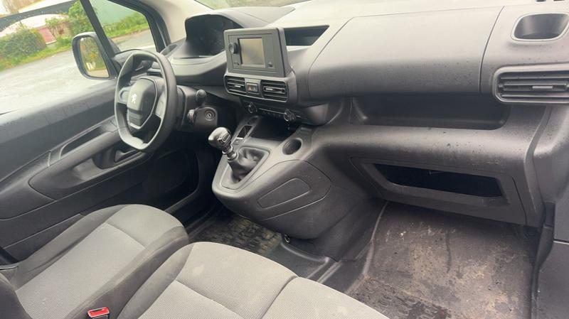 Peugeot Partner Vu 1.5 BlueHDi 100 Fourgon