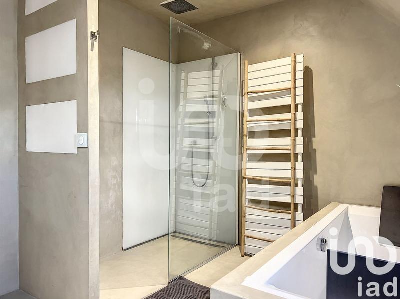 Maison - 256 m² - 9 pièces