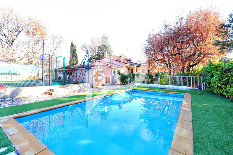 Villa - 137 m² - 6 pièces