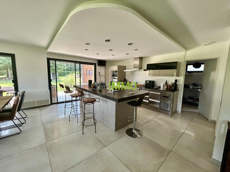 Maison - 141 m² - 5 pièces