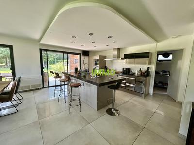 Maison - 141 m² - 5 pièces