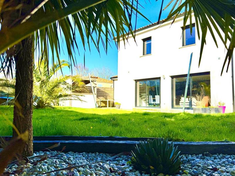 Maison - 160 m² - 6 pièces