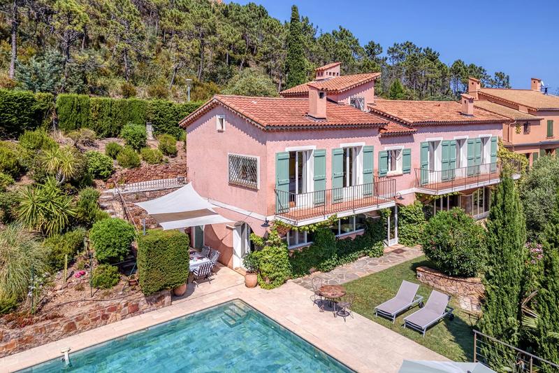 Maison - 195 m² - 6 pièces