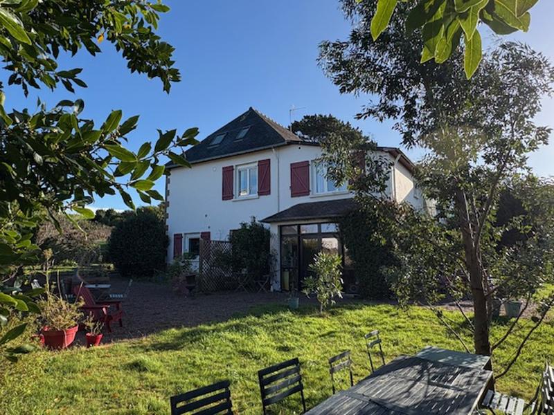 Maison - 206 m² - 7 pièces