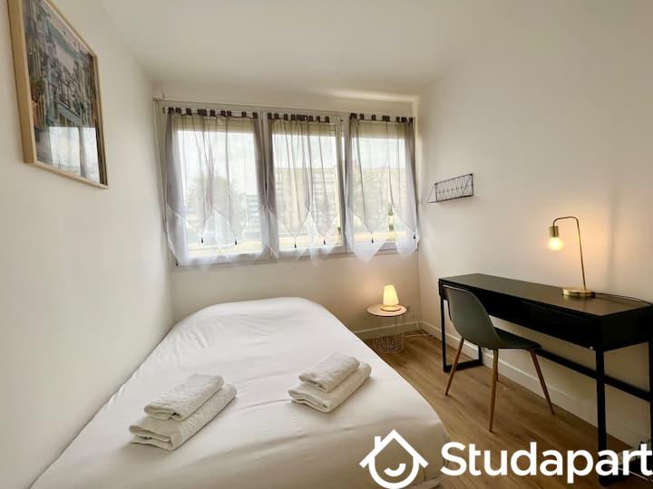 Chambre - 12 m² - 1 pièce