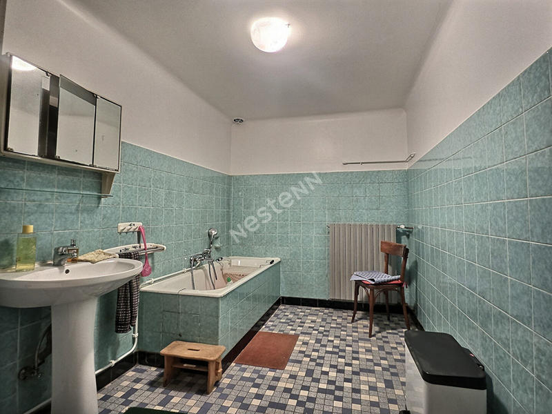 Maison - 208 m² - 8 pièces