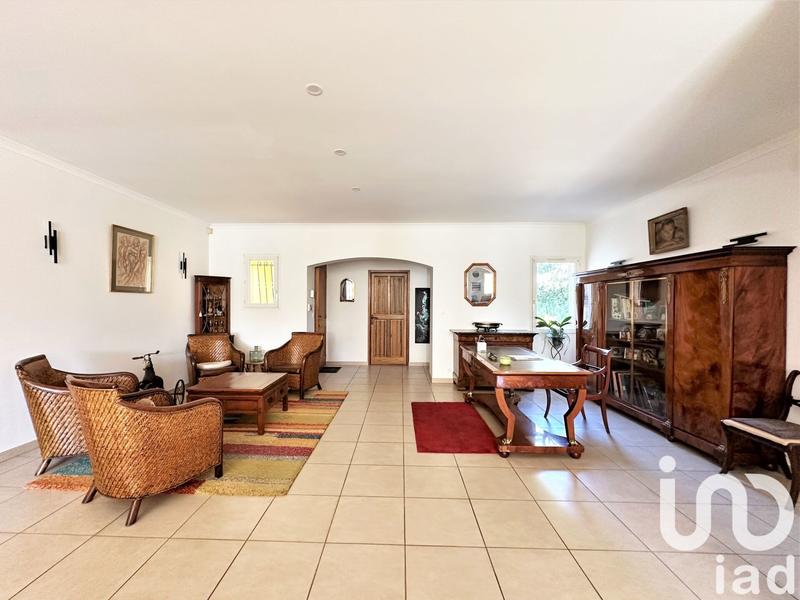 Maison - 210 m² - 8 pièces