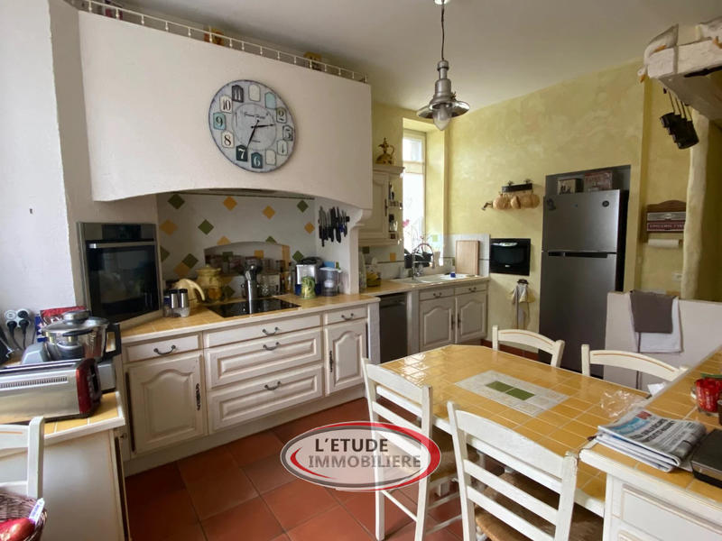 Maison - 215 m² - 10 pièces