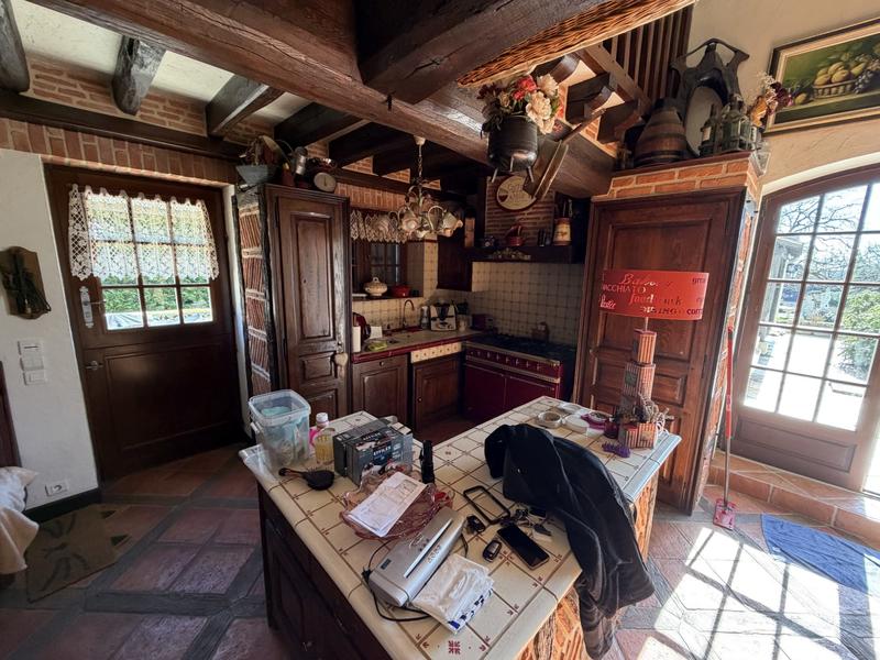 Maison - 242 m² - 7 pièces