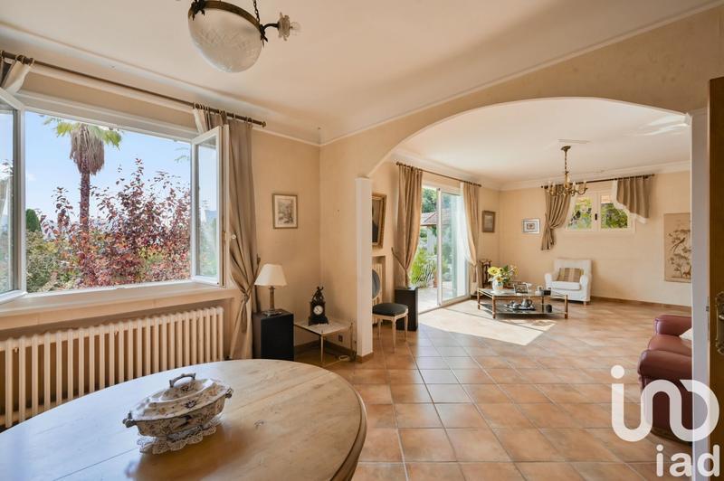 Maison - 220 m² - 4 pièces