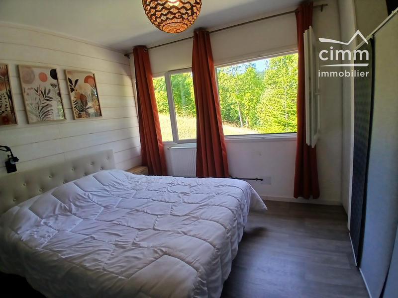 Maison - 240 m² - 4 pièces