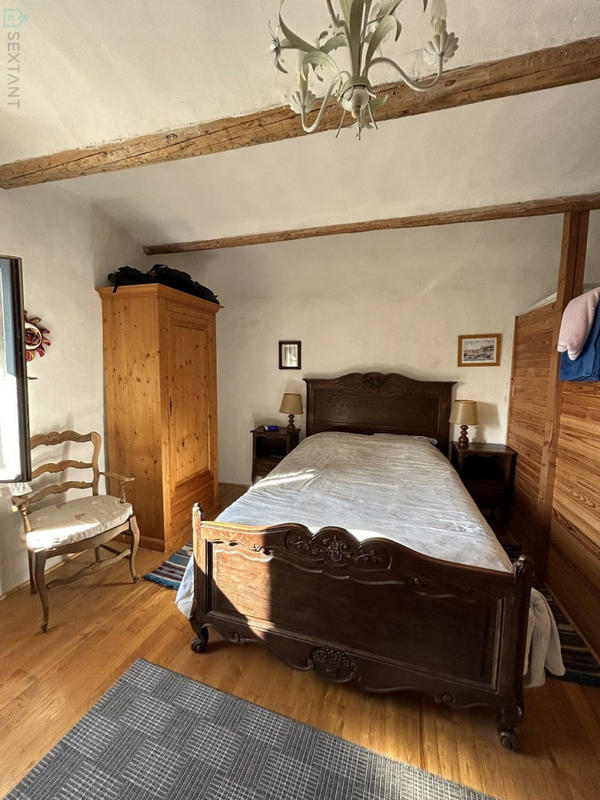 Maison - 187 m² - 9 pièces