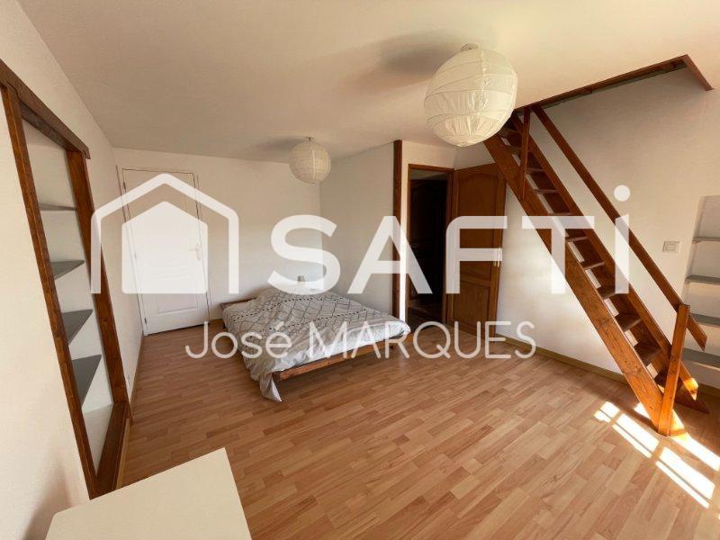 Maison - 250 m² - 6 pièces