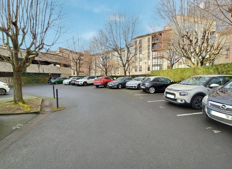 Local d'activités - 403 m²