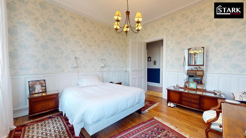 Appartement - 131 m² - 7 pièces