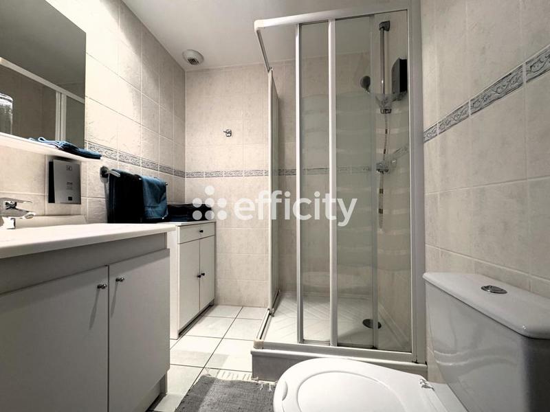 Maison - 355 m² - 13 pièces