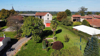 Maison - 205 m² - 5 pièces