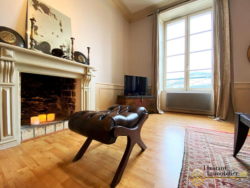 Appartement - 145 m² - 7 pièces