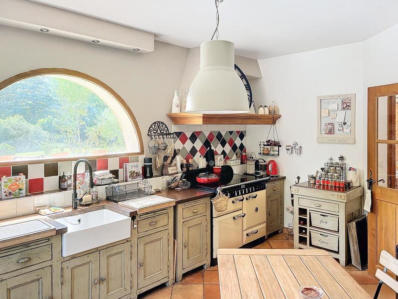 Villa - 240 m² - 6 pièces