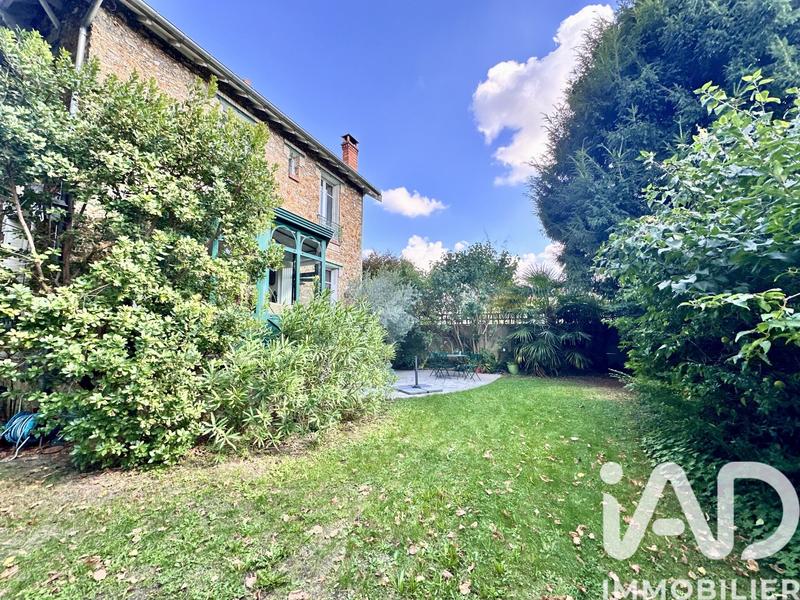 Maison - 212 m² - 10 pièces