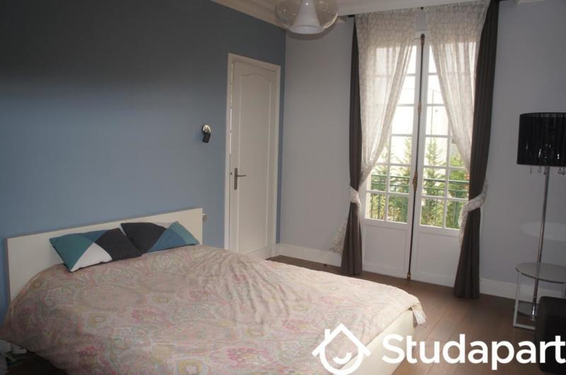 Maison - 200 m² - 8 pièces