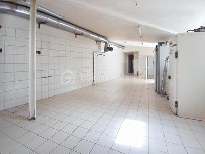 Local d'activité / Entrepôt - 200 m² - 3 pièces