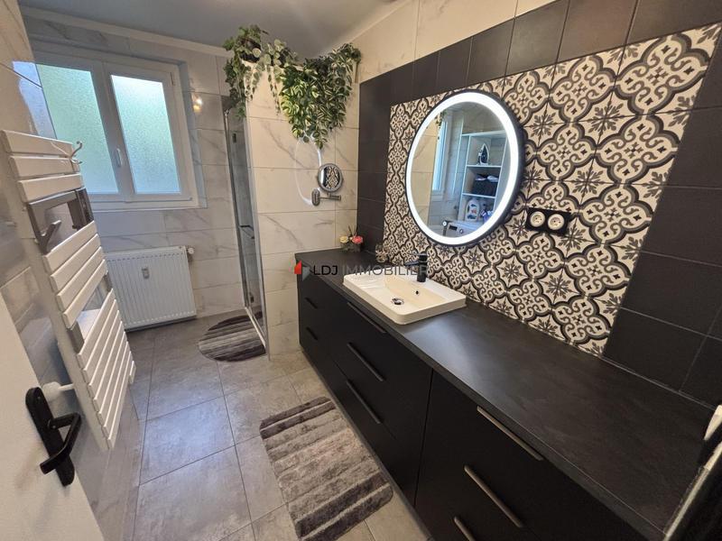 Appartement - 67 m² - 3 pièces