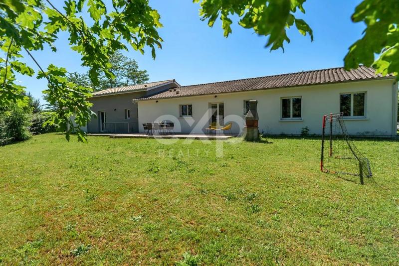 Maison - 180 m² - 8 pièces