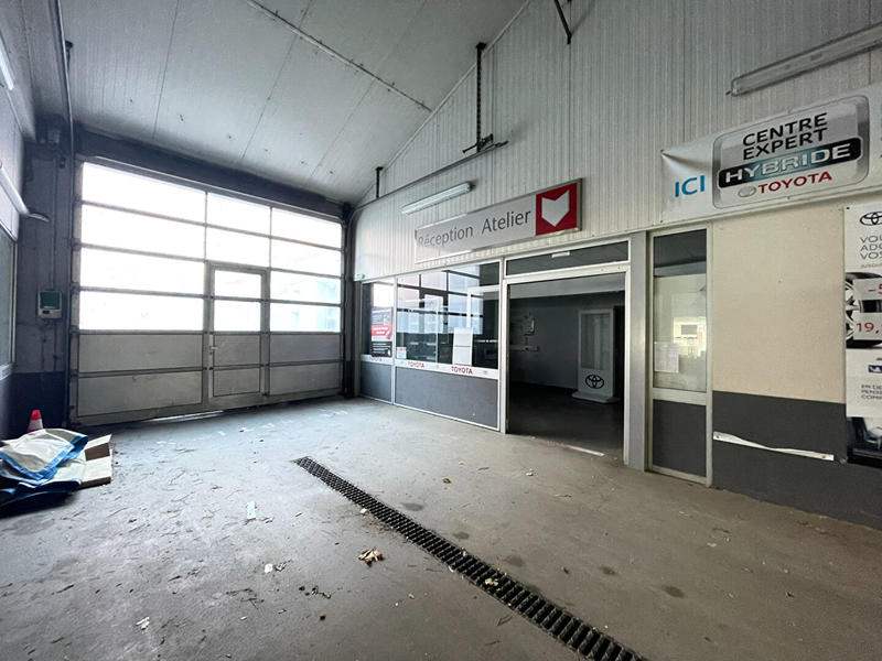 Local commercial - 1 500 m²