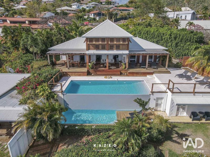 Maison - 200 m² - 7 pièces