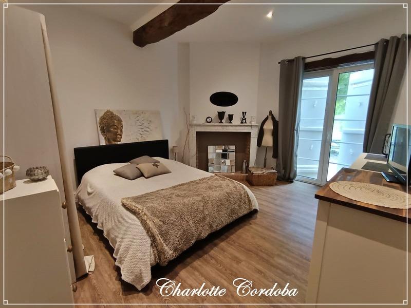 Maison - 313 m² - 10 pièces