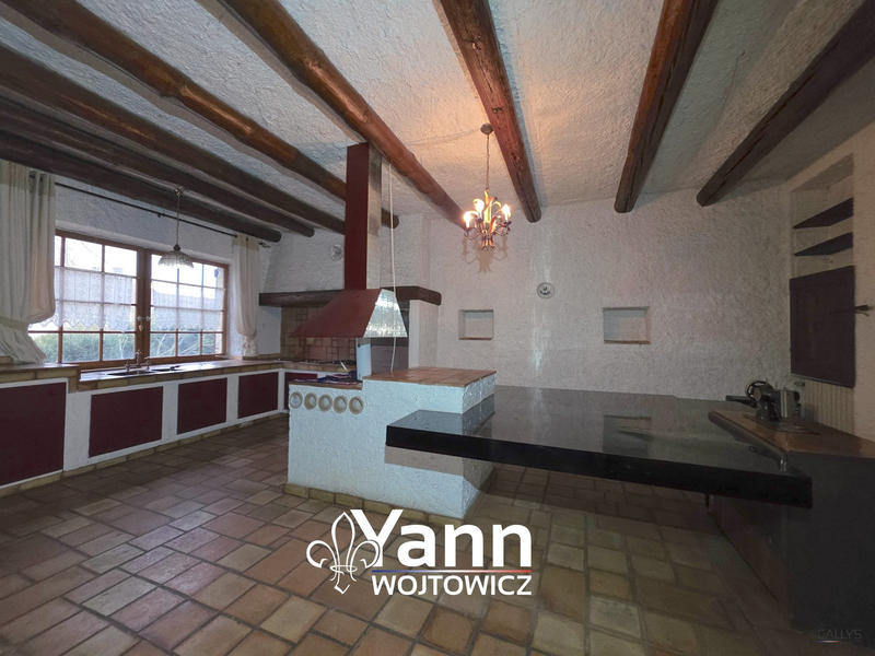 Maison - 270 m² - 7 pièces