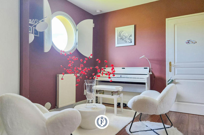 Villa - 250 m² - 8 pièces