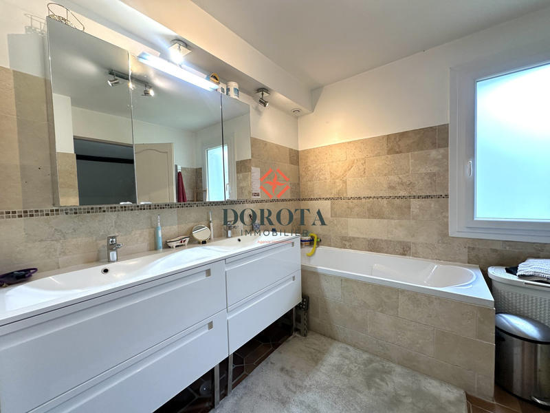 Maison - 191 m² - 7 pièces